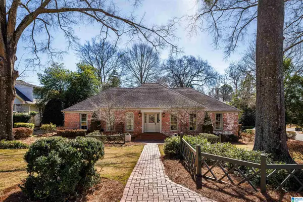 2201 CHANTICLEER LANE, Vestavia hills, AL 35216