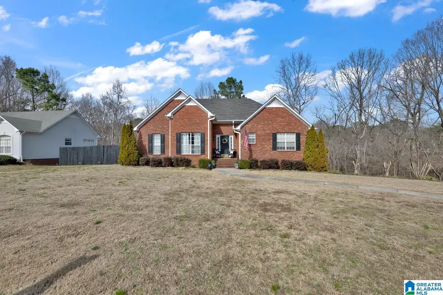 912 SPRING HOLLOW CIRCLE, Gardendale, AL 35071 - #2