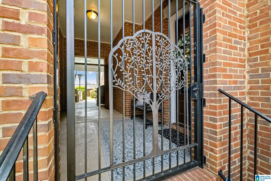 626 PRESERVE PARKWAY, Hoover, AL 35226 - #2