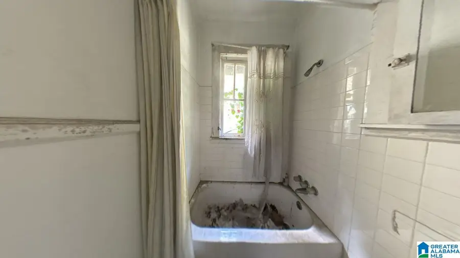 417 YOUNG STREET, Selma, AL 36701 - #3