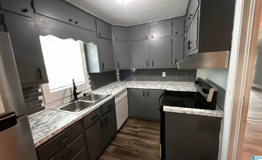 913 MEADOWBROOK DRIVE, Birmingham, AL 35215 - #2