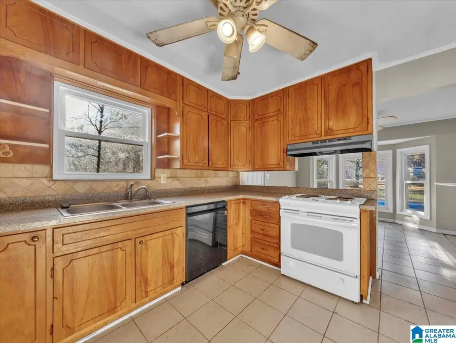 839 SHERWOOD FOREST DRIVE, Birmingham, AL 35235 - #3