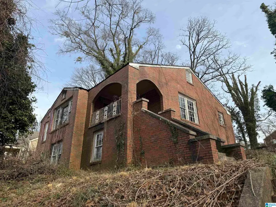 533 10TH COURT W, Birmingham, AL 35204 - #2