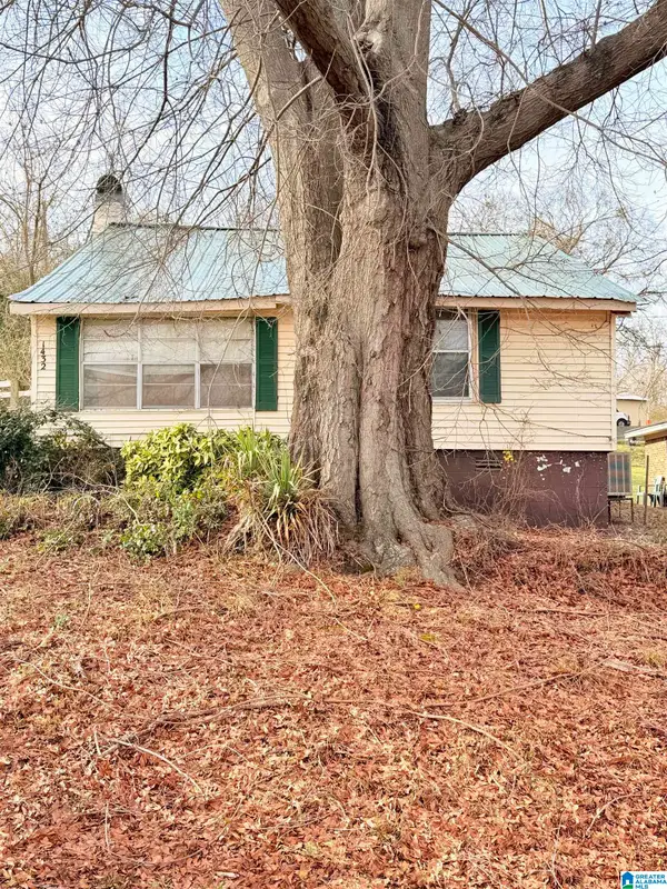 1432 CARLISLE AVENUE, Guntersville, AL 35976