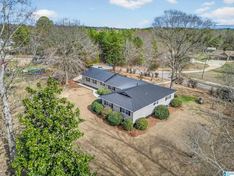 112 MEADOWVIEW CIRCLE, Munford, AL 36268 - #3