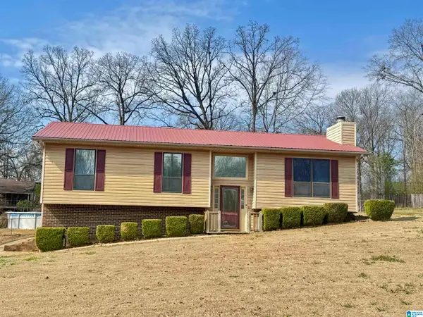 322 SOUTHERN HILLS DRIVE, Calera, AL 35040