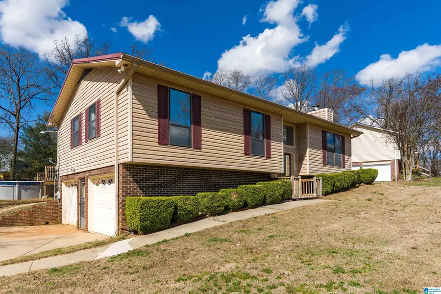 322 SOUTHERN HILLS DRIVE, Calera, AL 35040 - #2