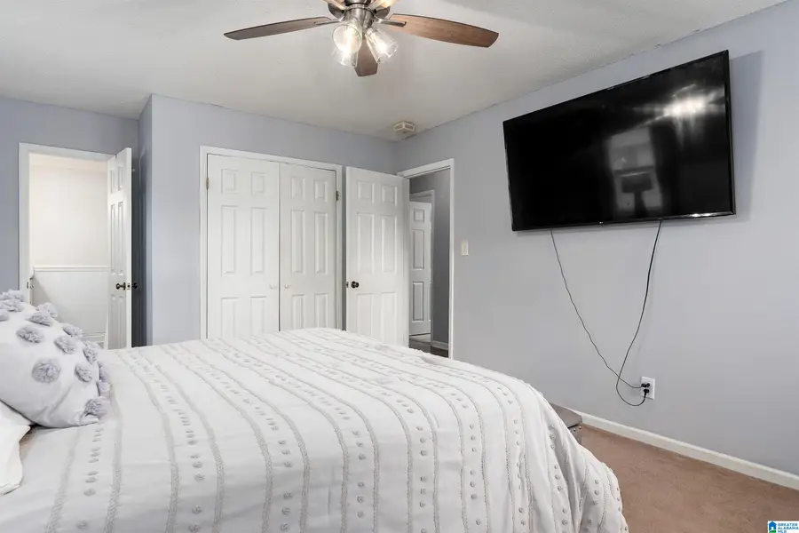 322 SOUTHERN HILLS DRIVE, Calera, AL 35040 - #3