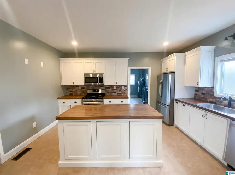 1009 CHALKVILLE SCHOOL ROAD, Center Point, AL 35215 - #2