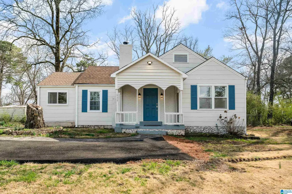 939 HILLCREST AVENUE, Birmingham, AL 35235 - #1