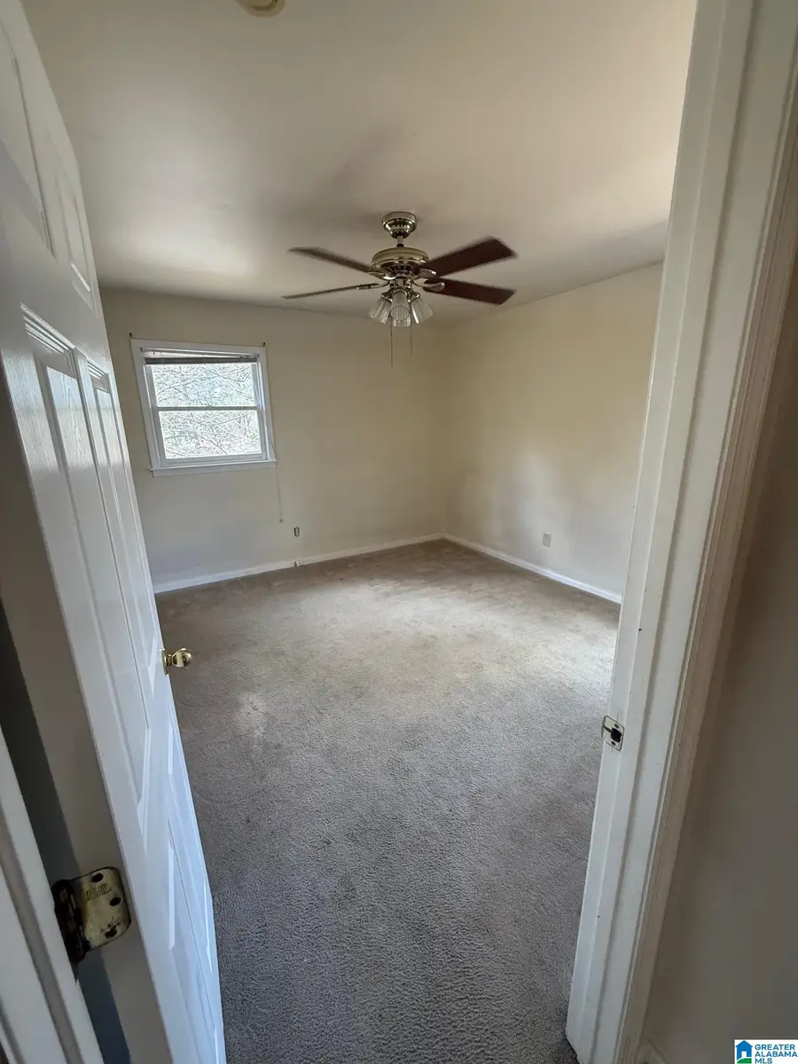 944 RIDGEWOOD CIRCLE, Birmingham, AL 35235 - #3