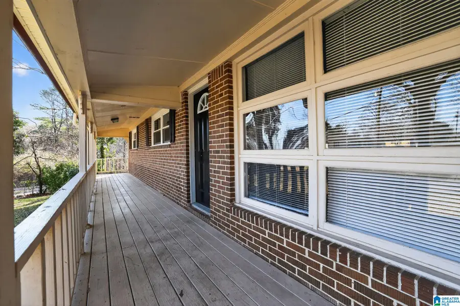 913 27TH AVENUE NE, Center Point, AL 35215 - #2