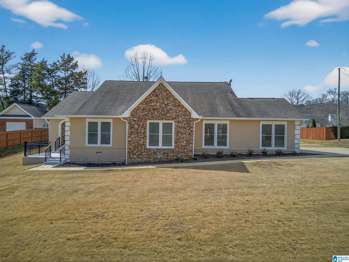 4656 AMBERWOOD DRIVE, Anniston, AL 36207 - #1