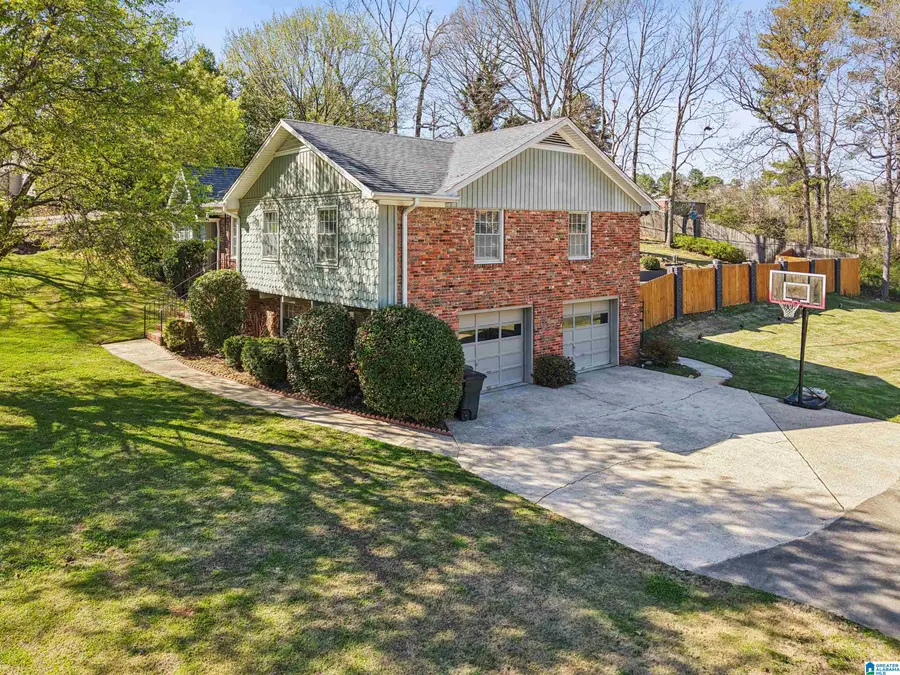 825 SHADYWOOD LANE, Birmingham, AL 35206 - #2