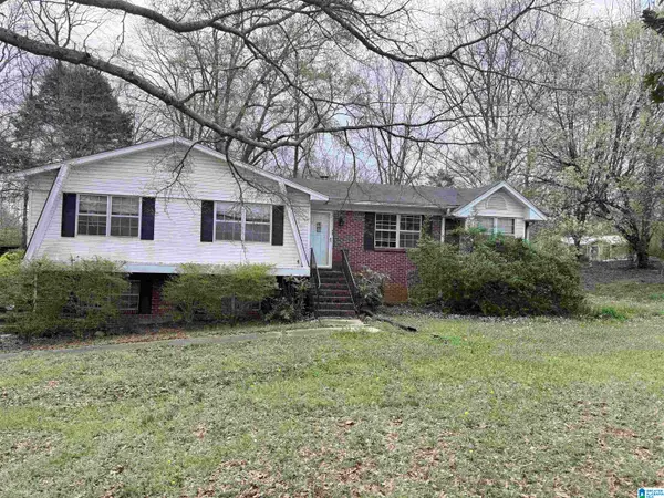 209 OAK DRIVE W, Trussville, AL 35173