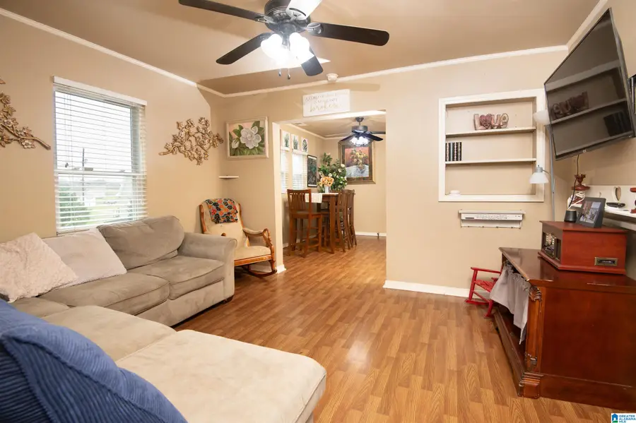 63 7TH AVENUE SE, Graysville, AL 35073 - #3