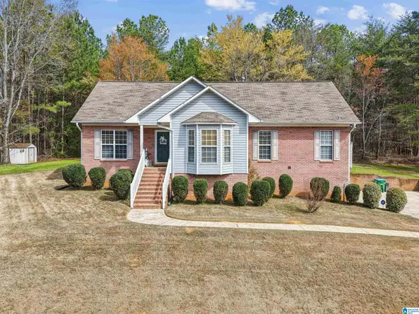 2004 DARWIN CIRCLE, Kimberly, AL 35091