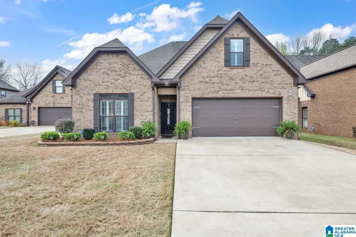 208 ENGLISH VILLAGE CIRCLE, Gardendale, AL 35071 - #1