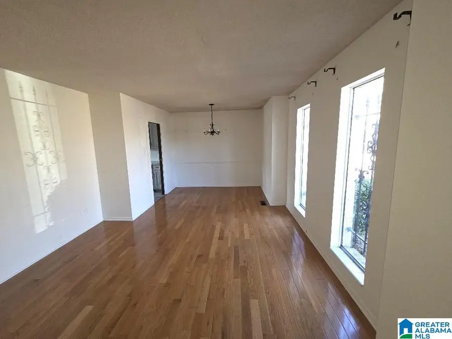 112 HICKORY CIRCLE, Fairfield, AL 35064 - #2