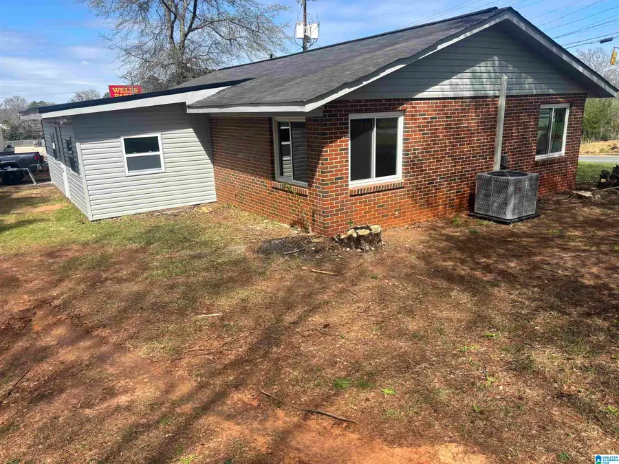 1 S HAMMETT AVENUE, Sylacauga, AL 35150 - #2