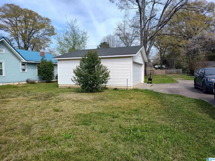 406 BROADWAY AVENUE, Sylacauga, AL 35150 - #2