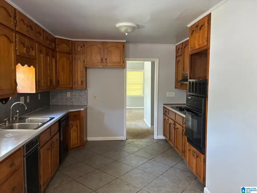 1705 4TH PLACE NW, Center Point, AL 35215 - #2