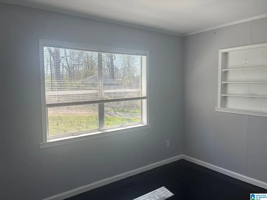 42 4TH AVENUE SE, Graysville, AL 35073 - #2