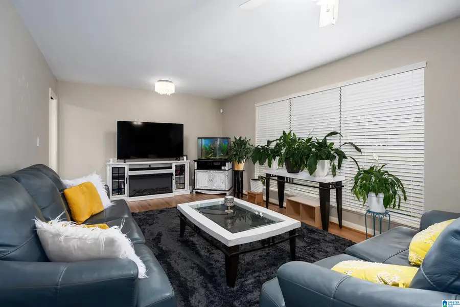 612 27TH AVENUE NW, Center Point, AL 35215 - #3