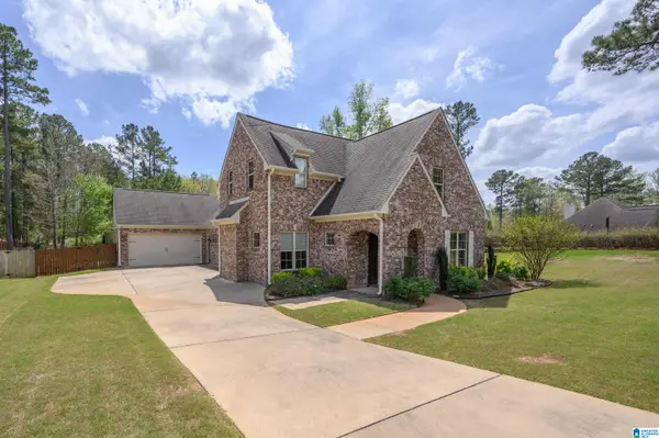 514 WILLOW BRANCH CIRCLE, Chelsea, AL 35043