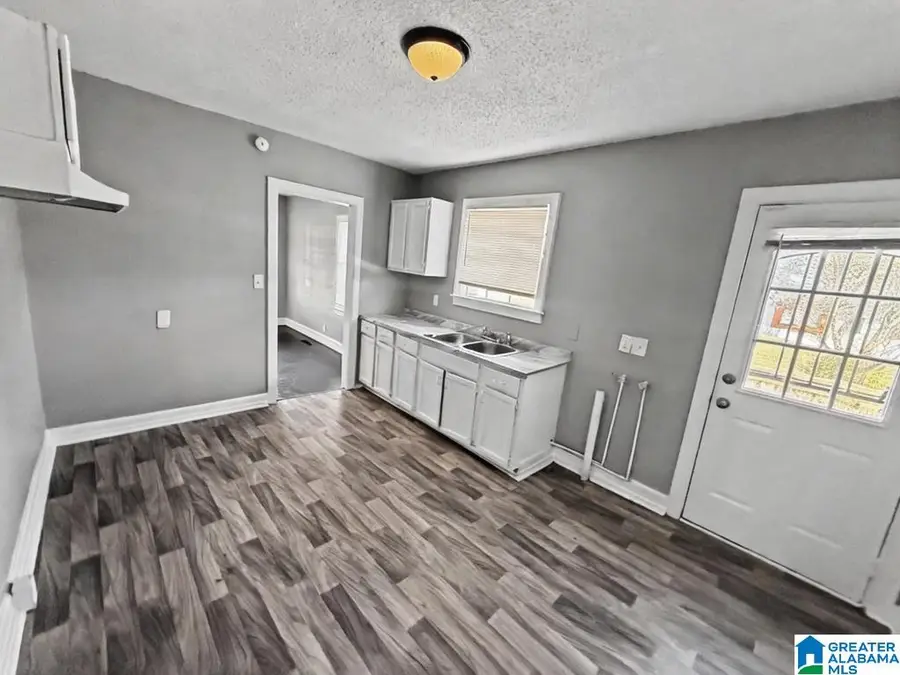 1701 4TH AVENUE, Birmingham, AL 35208 - #2