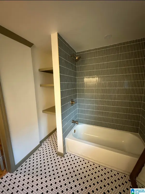 8413 THOMAS AVENUE, Leeds, AL 35094