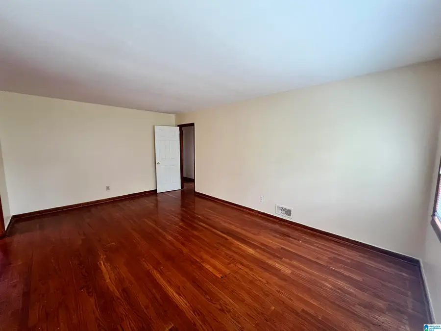 1216 GRAYMONT AVENUE W, Birmingham, AL 35208 - #3