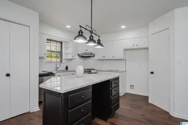 814 HONEYSUCKLE DRIVE, Fultondale, AL 35068