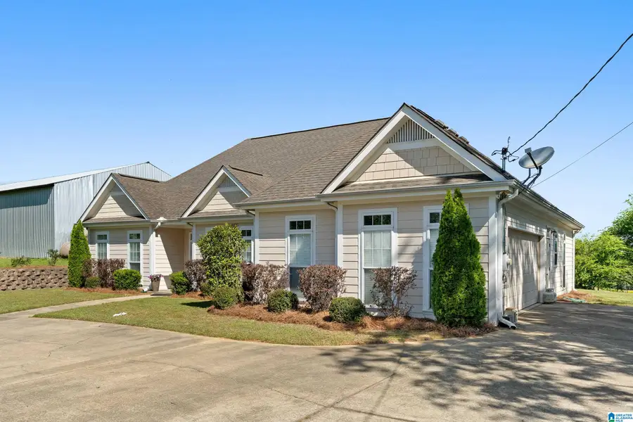 4089 PARADISE LANE, Bessemer, AL 35022 - #3