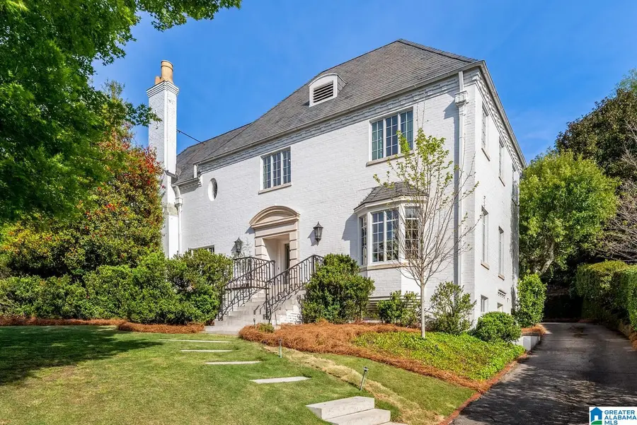 8 ROCKLEDGE ROAD, Mountain Brook, AL 35213 - #2