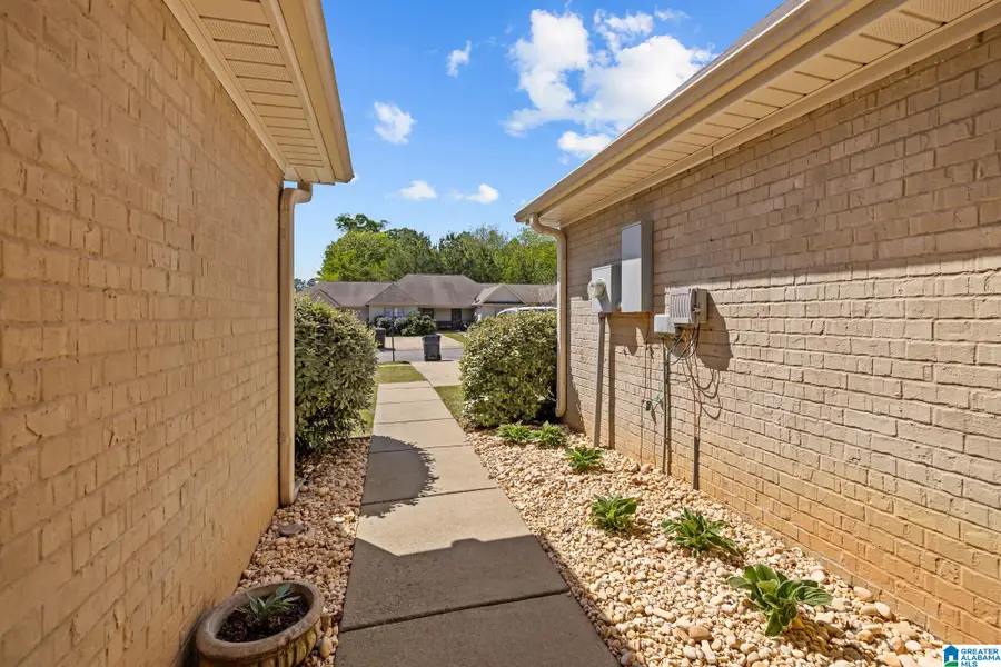 528 CASTLEBURY LANE, Calera, AL 35040 - #2