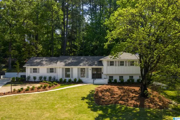 1375 BADHAM DRIVE, Vestavia hills, AL 35216