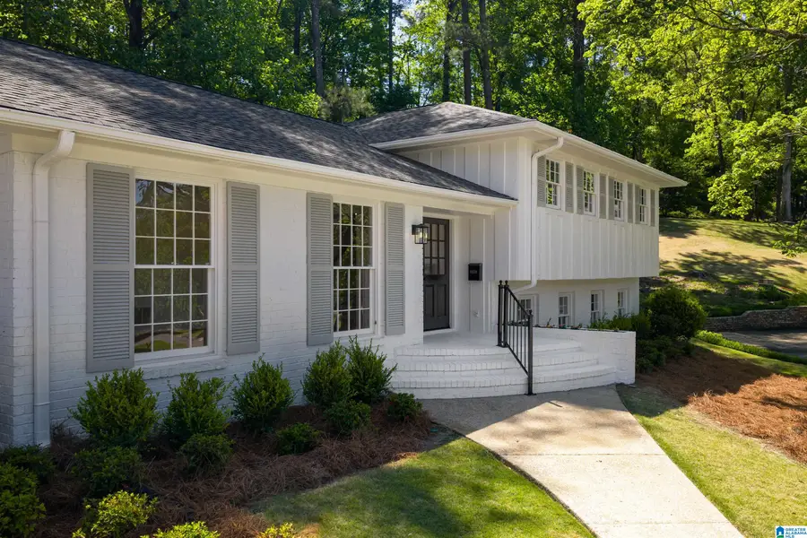 1375 BADHAM DRIVE, Vestavia Hills, AL 35216 - #3