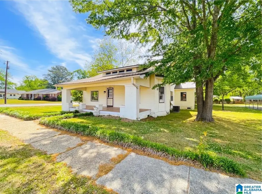 301 1ST AVENUE, Clanton, AL 35045 - #3