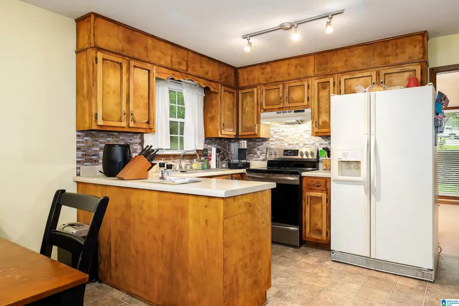 1454 FALLING ROCK CIRCLE, Alabaster, AL 35007 - #3