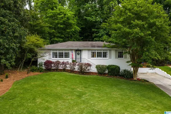 1909 OLD CREEK TRAIL, Vestavia hills, AL 35216