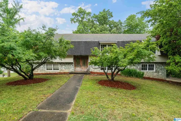 2855 CAHAWBA TRAIL, Birmingham, AL 35243