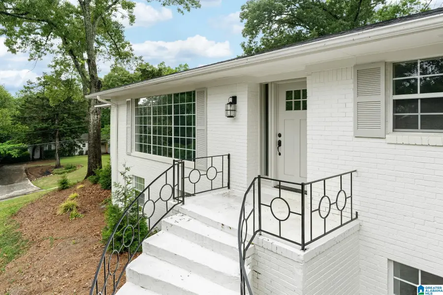 2516 GLENDMERE PLACE, Vestavia Hills, AL 35216 - #3