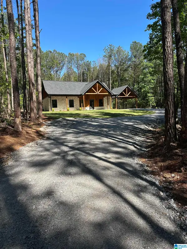 327 COUNTY ROAD 18, Roanoke, AL 36274