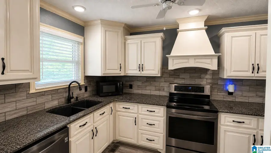 3205 HUDSON STREET, Jasper, AL 35503 - #2