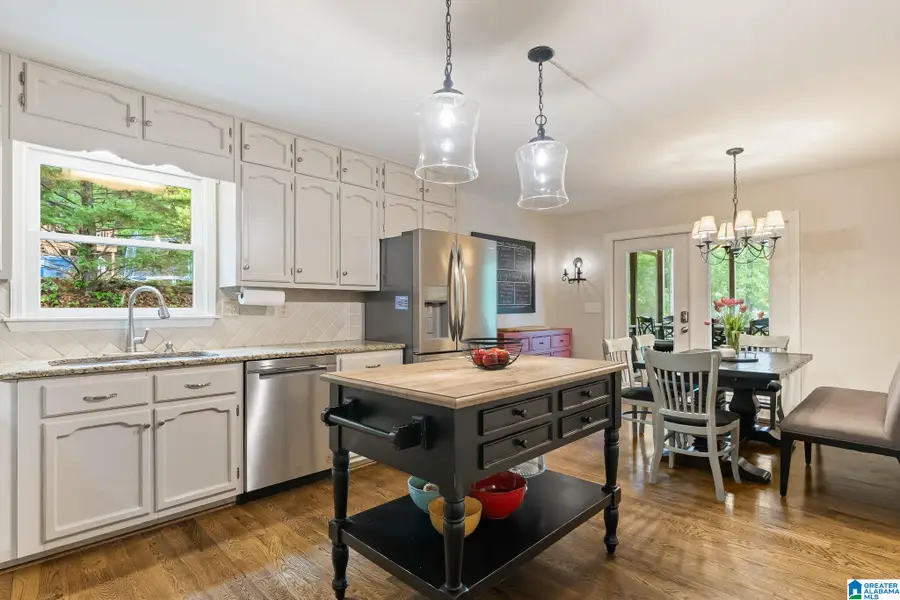 6151 VALLEY STATION DRIVE, Hoover, AL 35124 - #2