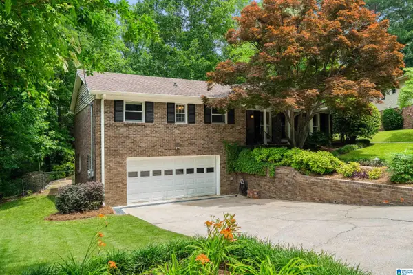 2221 MYRTLEWOOD DRIVE, Hoover, AL 35216