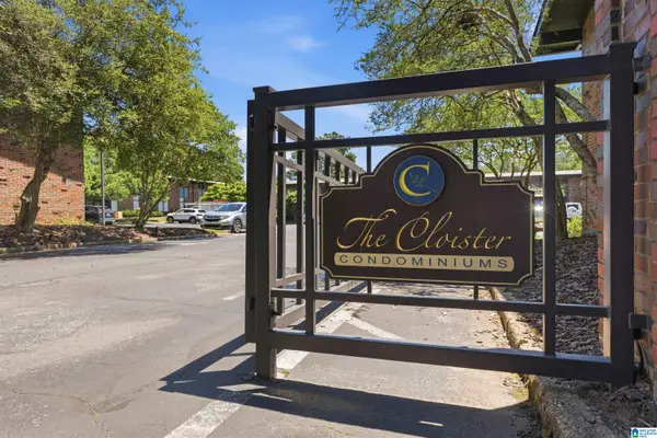 2540 MOUNTAIN BROOK CIRCLE, Mountain brook, AL 35223