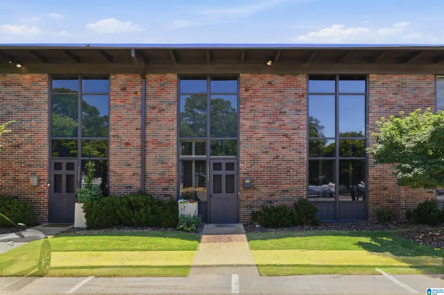 2540 MOUNTAIN BROOK CIRCLE, Mountain Brook, AL 35223 - #3