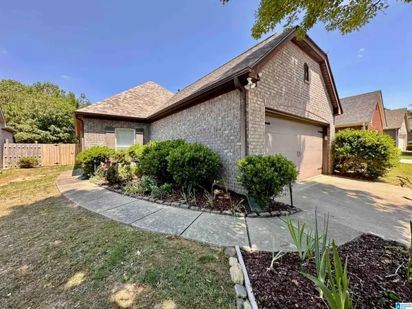 2726 OXMOOR GLEN DRIVE, Birmingham, AL 35211
